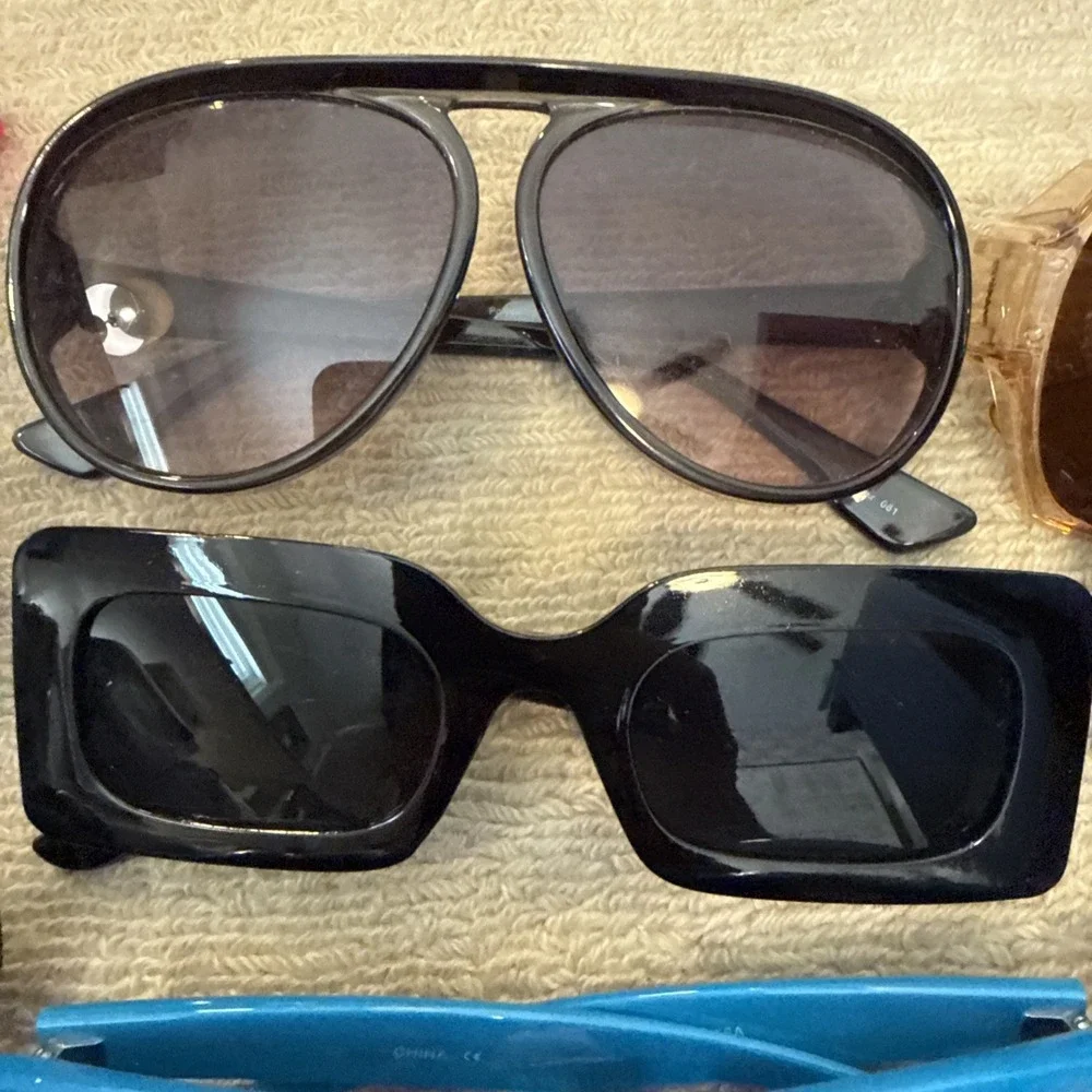 44 Pairs NWT Women's Sunglasses - Trendy, Hot Styles, Oversized, Aviator,Round+